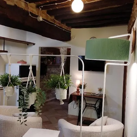 Nel Borgo * Campiglia Marittima